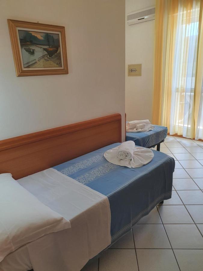 Hotel Venezia San Mauro Mare 객실 사진